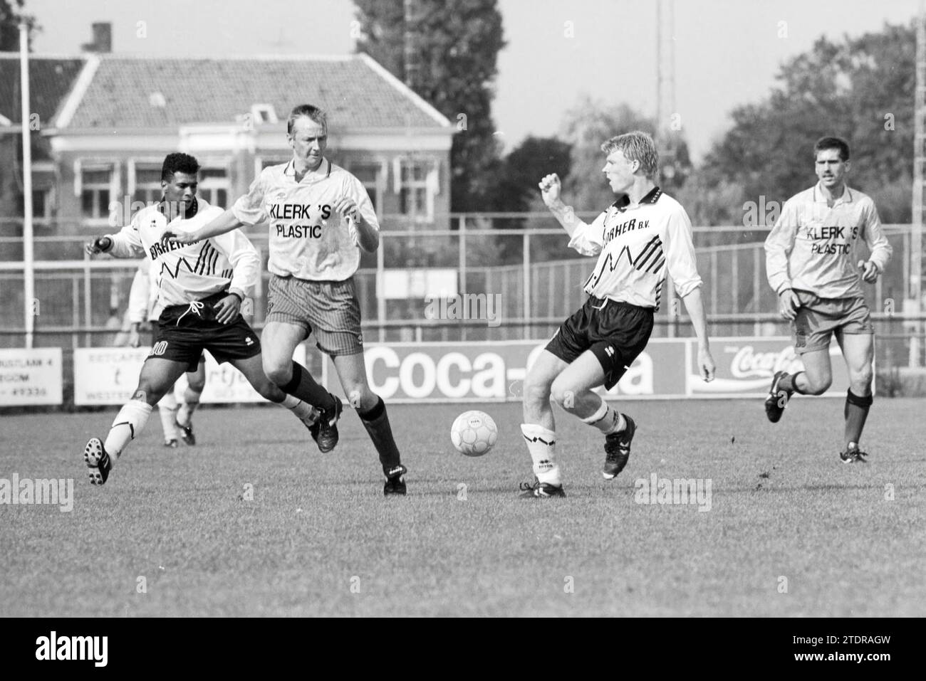 TYBB - Nispen, football, 11-09-1993, Whizgle nouvelles du passé, adaptées à l'avenir. Explorez les récits historiques, l'image de l'agence néerlandaise avec une perspective moderne, comblant le fossé entre les événements d'hier et les perspectives de demain. Un voyage intemporel façonnant les histoires qui façonnent notre avenir Banque D'Images