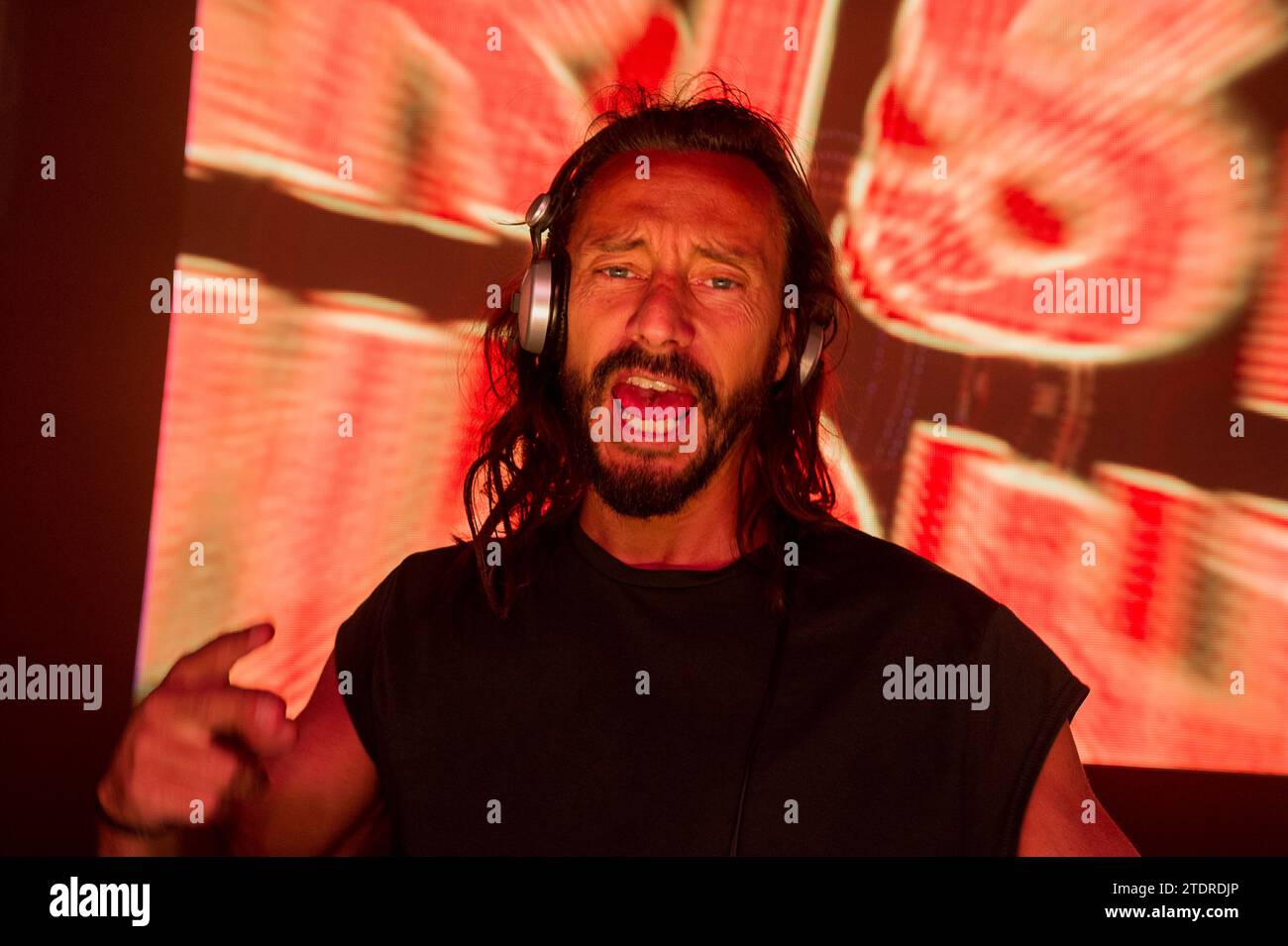 Le Dee jay francais Bob Sinclar en tete d'afiche du Festinam Indoors festival au Namur Expo. | le dee français jay Bob Sinclar au Festinam Banque D'Images
