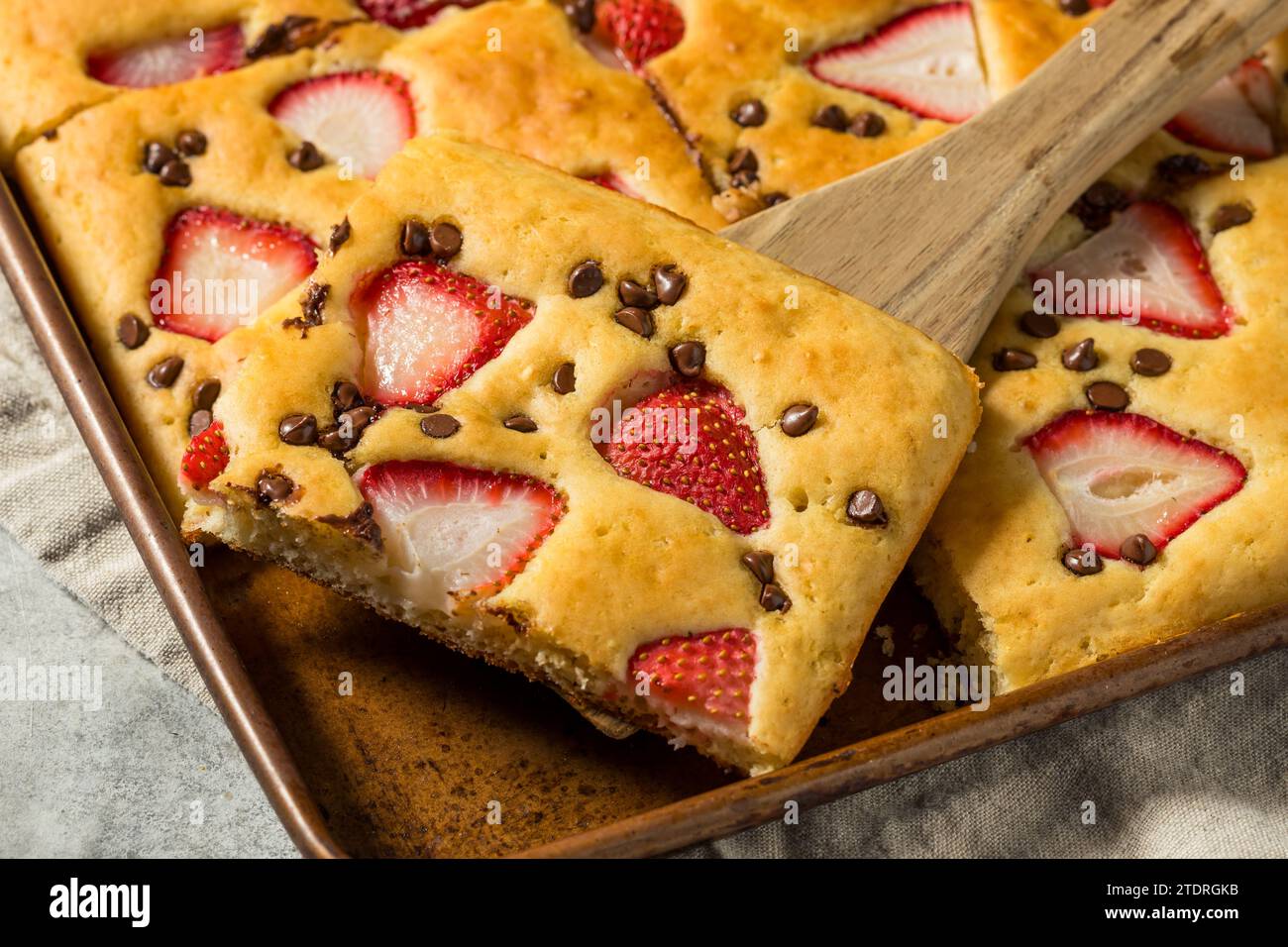 Pancakes faits maison avec fraises et chocolat Banque D'Images