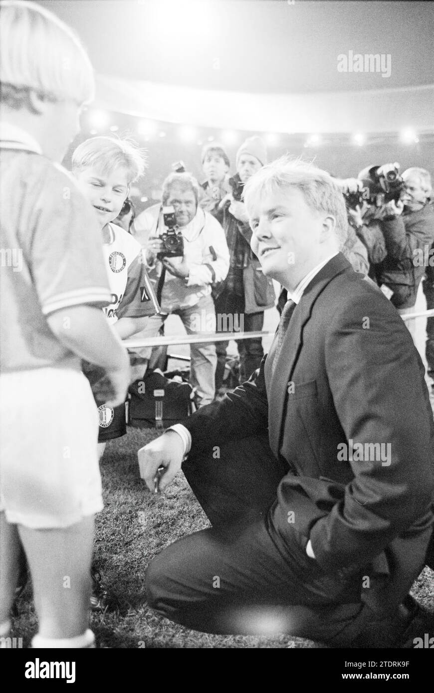 Football, pays-Bas - République tchèque, 15-11-1994, Whizgle nouvelles du passé, adaptées à l'avenir. Explorez les récits historiques, l'image de l'agence néerlandaise avec une perspective moderne, comblant le fossé entre les événements d'hier et les perspectives de demain. Un voyage intemporel façonnant les histoires qui façonnent notre avenir Banque D'Images