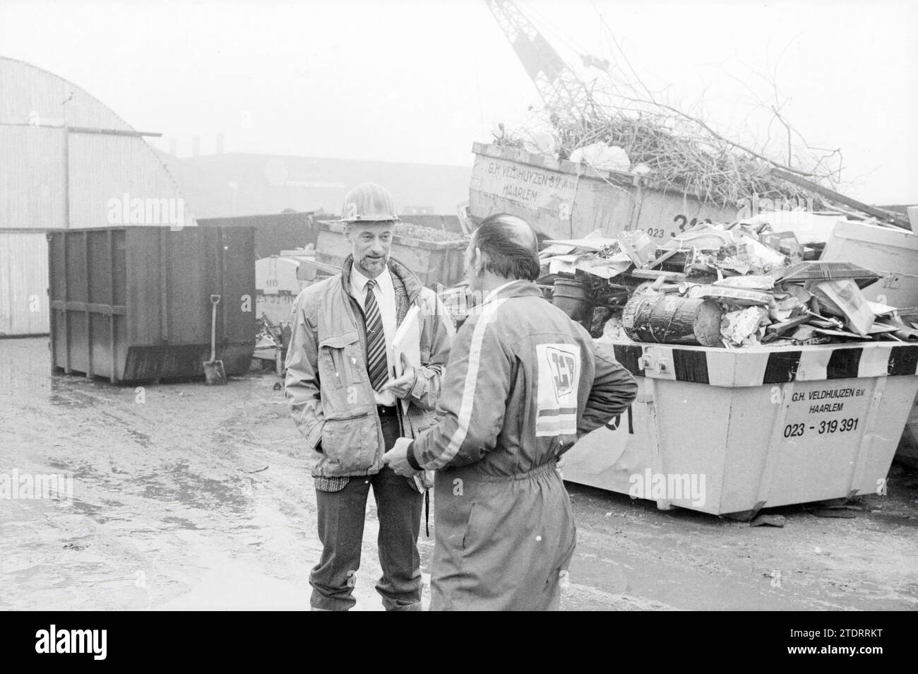 M. Bouma Service d'inspection environnementale, Environnement, 25-10-1988, Whizgle nouvelles du passé, adaptées à l'avenir. Explorez les récits historiques, l'image de l'agence néerlandaise avec une perspective moderne, comblant le fossé entre les événements d'hier et les perspectives de demain. Un voyage intemporel façonnant les histoires qui façonnent notre avenir Banque D'Images