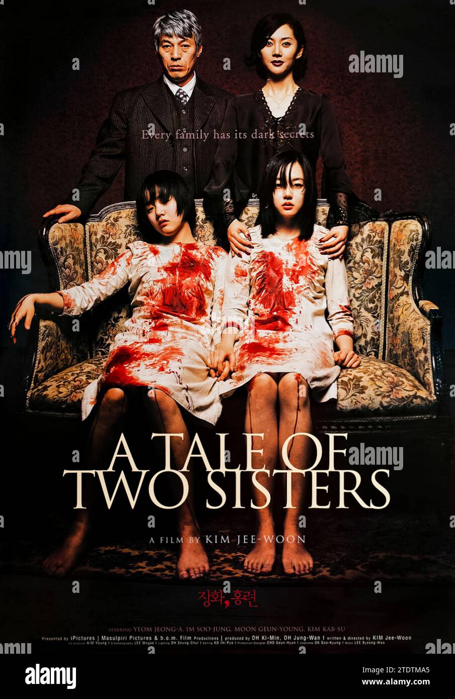 A Tale of Two Sisters [titre original : Janghwa, Hongryeon] (2003) réalisé par Jee-woon Kim et mettant en vedette Lim Soo-jung, Yum Jung-ah et Kim Kap-su. L'horreur coréenne sur une fille est réunie avec sa sœur après avoir passé du temps dans un hôpital psychiatrique et commence à voir débourser des visions. Usage éditorial uniquement, crédit obligatoire : Media Associates / Big Blue film Banque D'Images