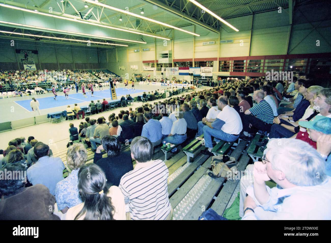 Volleyball, pays-Bas - République tchèque, aperçu, 05-09-1998, Whizgle nouvelles du passé, adaptées à l'avenir. Explorez les récits historiques, l'image de l'agence néerlandaise avec une perspective moderne, comblant le fossé entre les événements d'hier et les perspectives de demain. Un voyage intemporel façonnant les histoires qui façonnent notre avenir Banque D'Images