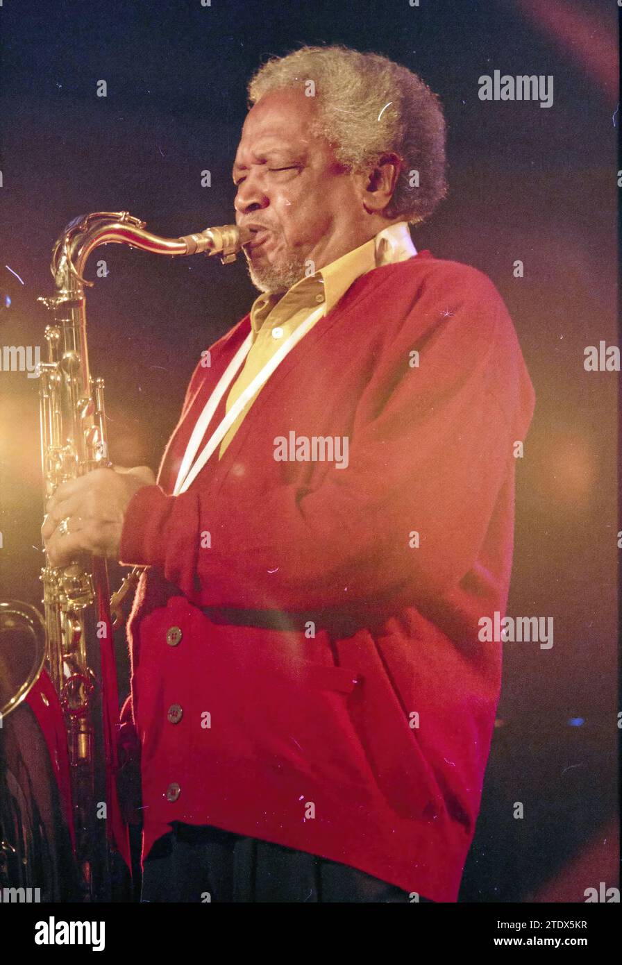 Illinois Jacquet, Meerse Jazz, 15-05-1998, Whizgle News from the Past, taillé pour l'avenir. Explorez les récits historiques, l'image de l'agence néerlandaise avec une perspective moderne, comblant le fossé entre les événements d'hier et les perspectives de demain. Un voyage intemporel façonnant les histoires qui façonnent notre avenir. Banque D'Images