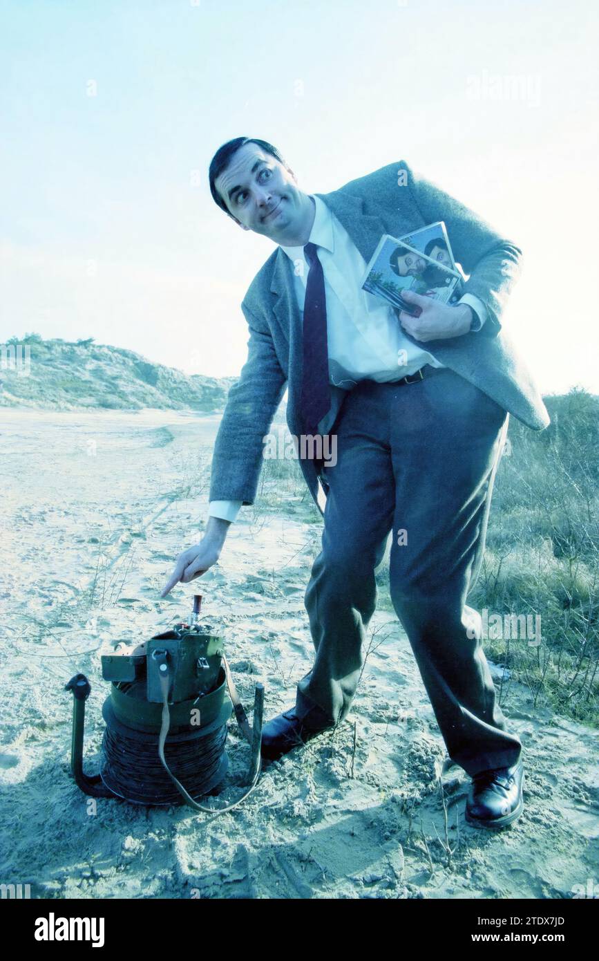 MR Bean look-alike IJmuiden, IJmuiden, pays-Bas, 12-02-1998, Whizgle News from the Past, sur mesure pour l'avenir. Explorez les récits historiques, l'image de l'agence néerlandaise avec une perspective moderne, comblant le fossé entre les événements d'hier et les perspectives de demain. Un voyage intemporel façonnant les histoires qui façonnent notre avenir. Banque D'Images