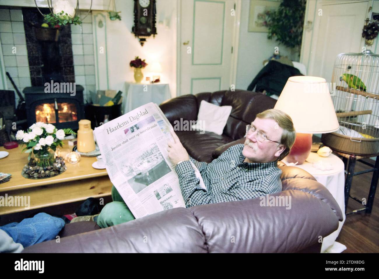 Hans visser Headhunting, Spaarndam, Spaarndam, 10-11-1999, Whizgle nouvelles du passé, adaptées à l'avenir. Explorez les récits historiques, l'image de l'agence néerlandaise avec une perspective moderne, comblant le fossé entre les événements d'hier et les perspectives de demain. Un voyage intemporel façonnant les histoires qui façonnent notre avenir. Banque D'Images