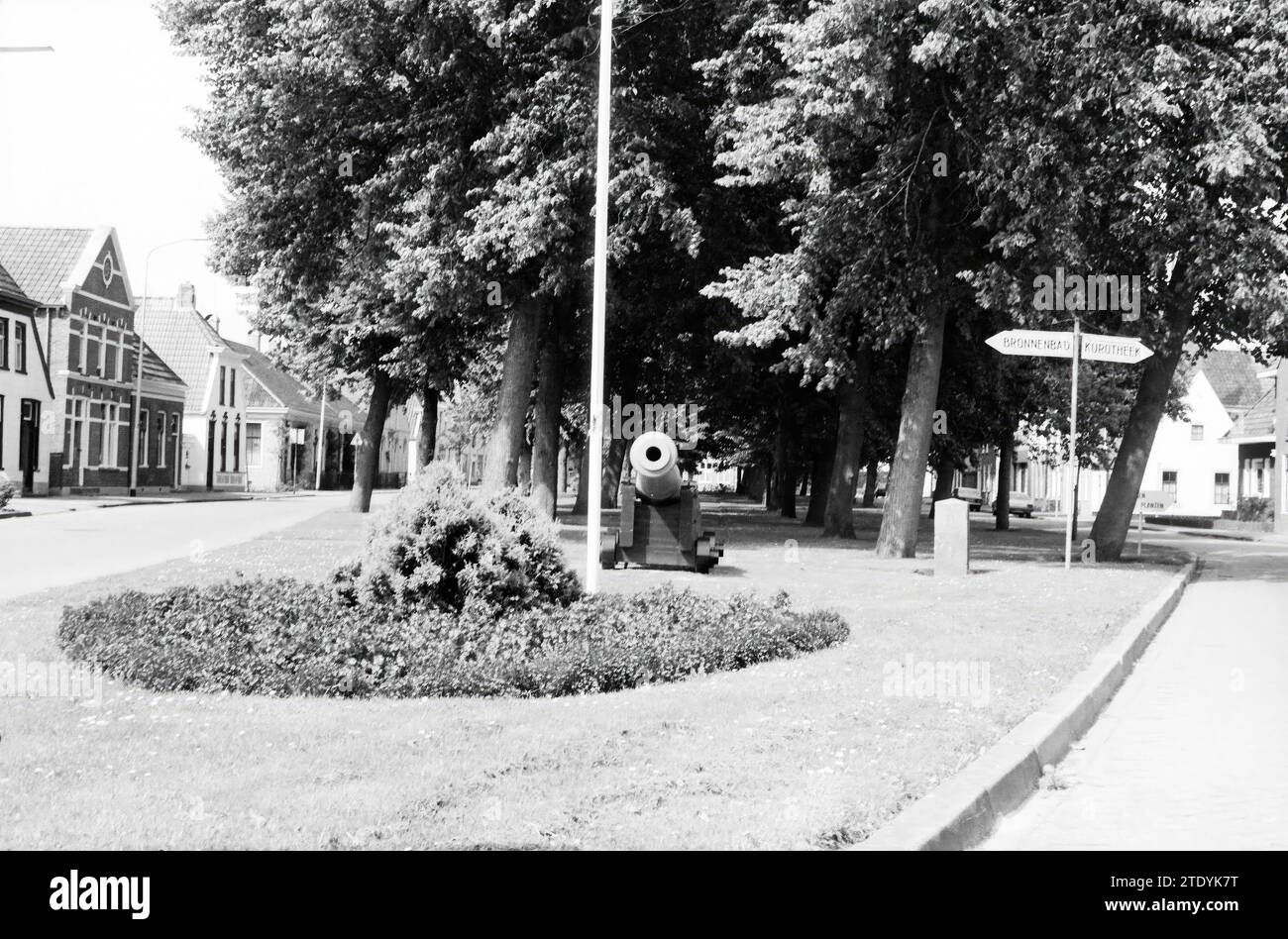 Spa Nieuwe Schans., Spas, Nieuweschans, 08-08-1984, Whizgle nouvelles du passé, adaptées à l'avenir. Explorez les récits historiques, l'image de l'agence néerlandaise avec une perspective moderne, comblant le fossé entre les événements d'hier et les perspectives de demain. Un voyage intemporel façonnant les histoires qui façonnent notre avenir. Banque D'Images