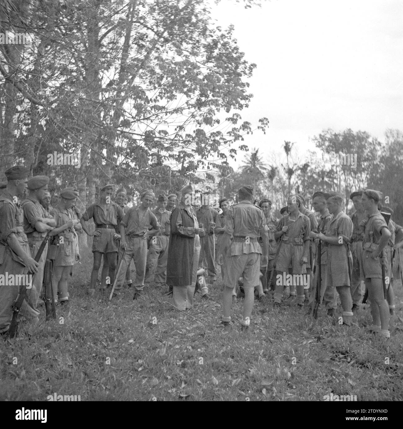 Exercice militaire, probablement à Malacca ca. 1946 Banque D'Images