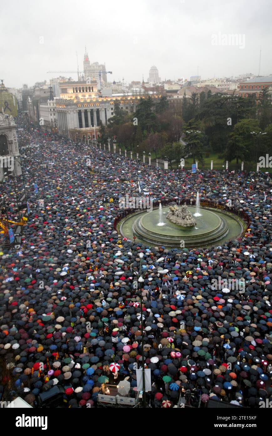 03/11/2004. Madrid, 03-12-04 manifestation contre le terrorisme. Photo : Ángel de Antonio. Crédit : Album / Archivo ABC / Ángel de Antonio Banque D'Images 03/11/2004. Madrid, 03-12-04 manifestation contre le terrorisme. Photo : Ángel de Antonio. Crédit : Album / Archivo ABC / Ángel de Antonio Banque D'Images
