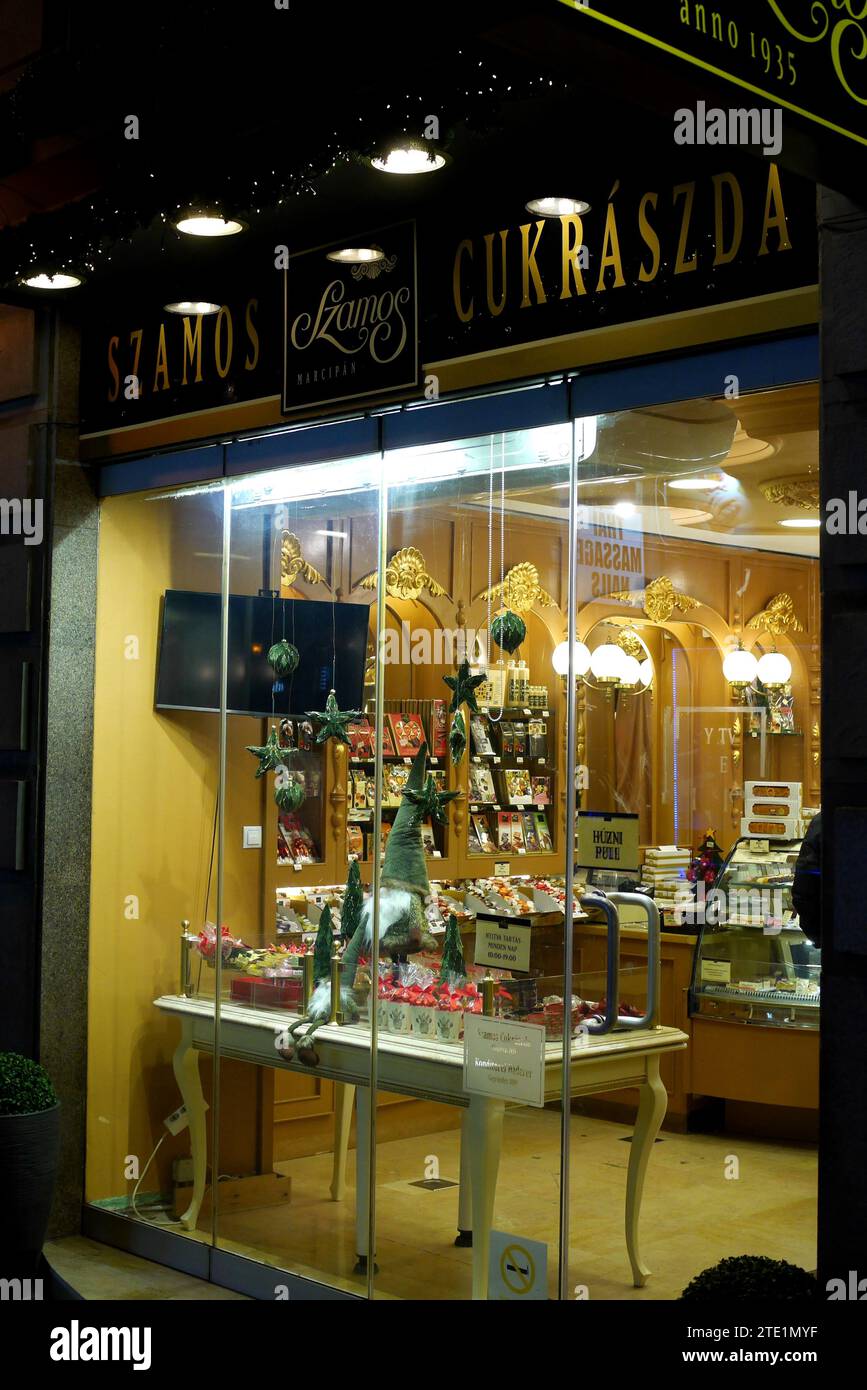 Szamos Cukraszda, confiseurs, pendant la période de Noël, Budapest, Hongrie Banque D'Images