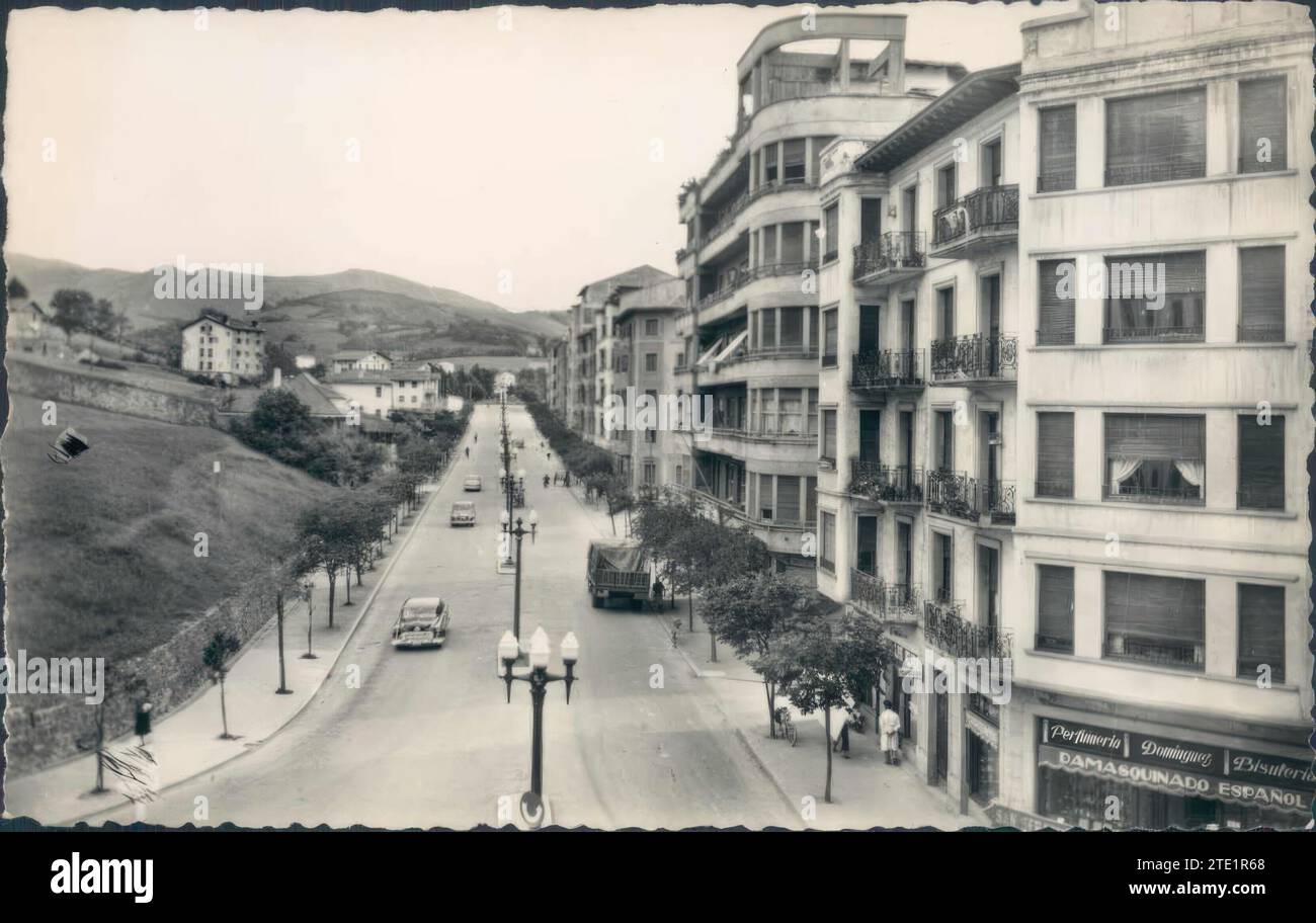 12/31/1949. Generalissimo Franco Avenue à Irun. Crédit : Album / Archivo ABC Banque D'Images