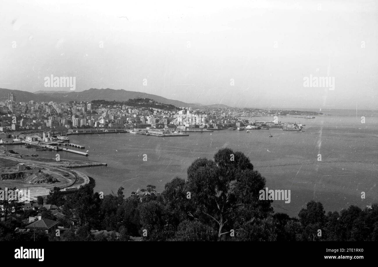 12/31/1964. Vue générale de la ville de Vigo depuis le mont la Guía (Pontevedra). Crédit : Album / Archivo ABC / Pacheco Banque D'Images