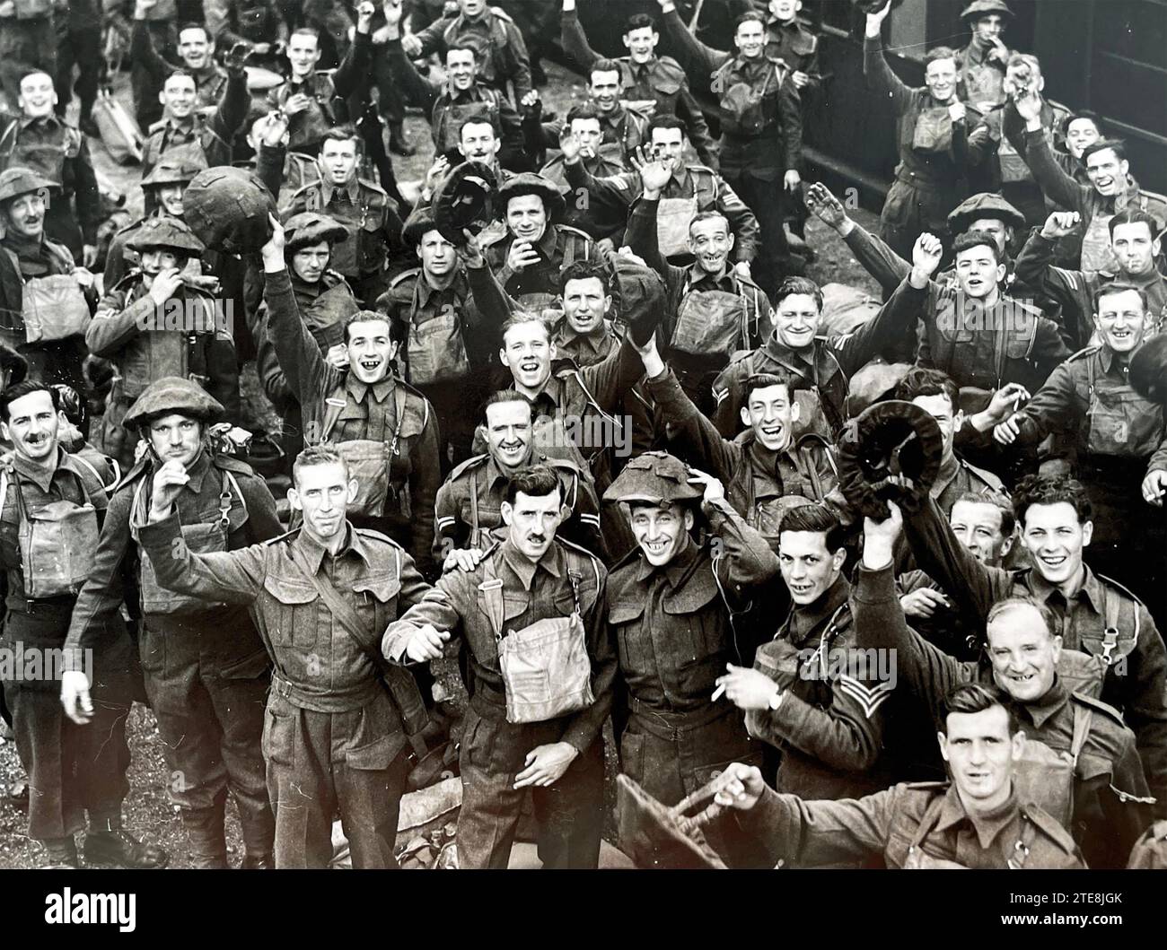 Troupes DU CORPS EXPÉDITIONNAIRE BRITANNIQUE dans une gare ferroviaire de Londres avant d'embarquer en 1939. Banque D'Images