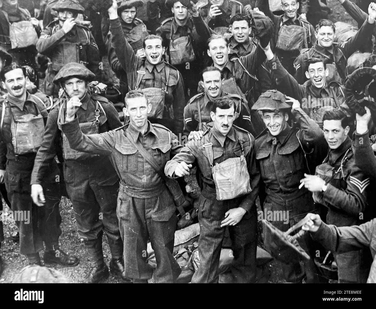 Troupes DU CORPS EXPÉDITIONNAIRE BRITANNIQUE dans une gare ferroviaire de Londres avant d'embarquer en 1939. Banque D'Images