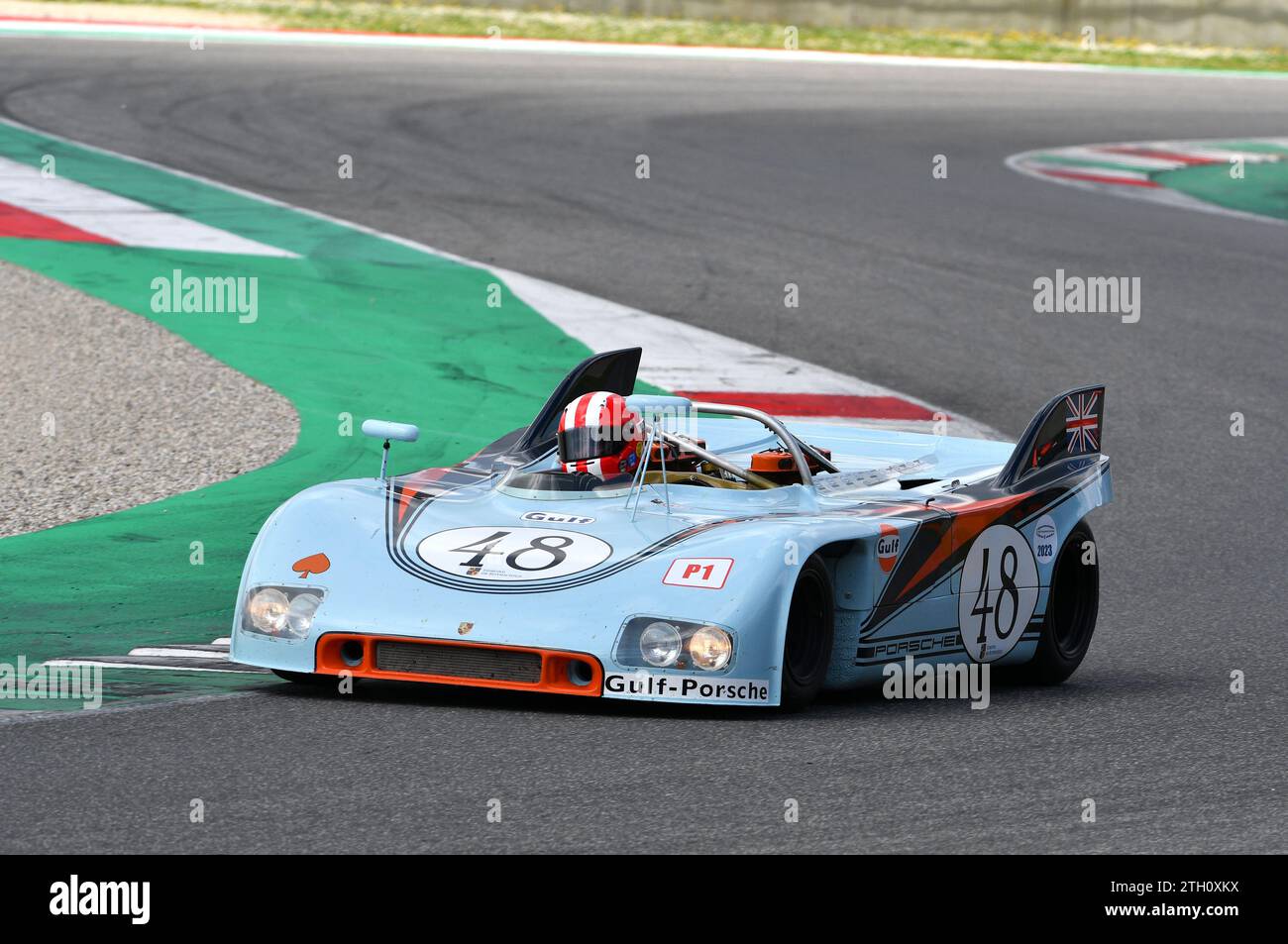 Scarperia, 2 avril 2023 : Porsche 908-03 de l'année 1969 en action lors du Mugello Classic 2023 sur le circuit de Mugello en Italie. Banque D'Images