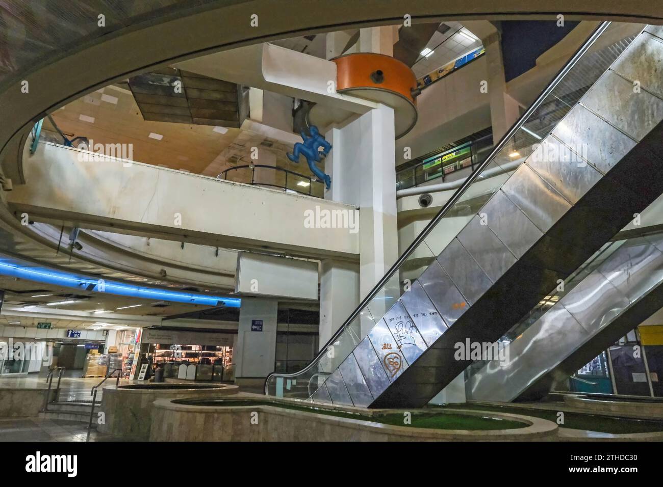 Tel Aviv, Israël - 28 avril 2022: Gare routière centrale de tel Aviv. Banque D'Images