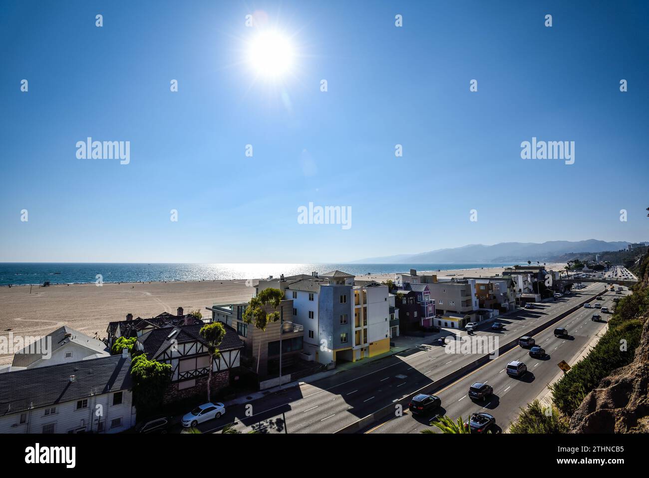 La Pacific Coast Highway et Santa Monica Beach depuis le parc Palisades - Los Angeles, Californie Banque D'Images