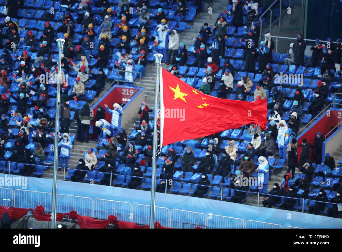 4 FÉVRIER 2022 - Pékin, Chine : drapeau chinois flotté lors de la cérémonie d'ouverture des Jeux Olympiques d'hiver de Beijing 2022 (photo : Mickael Chavet/RX) Banque D'Images