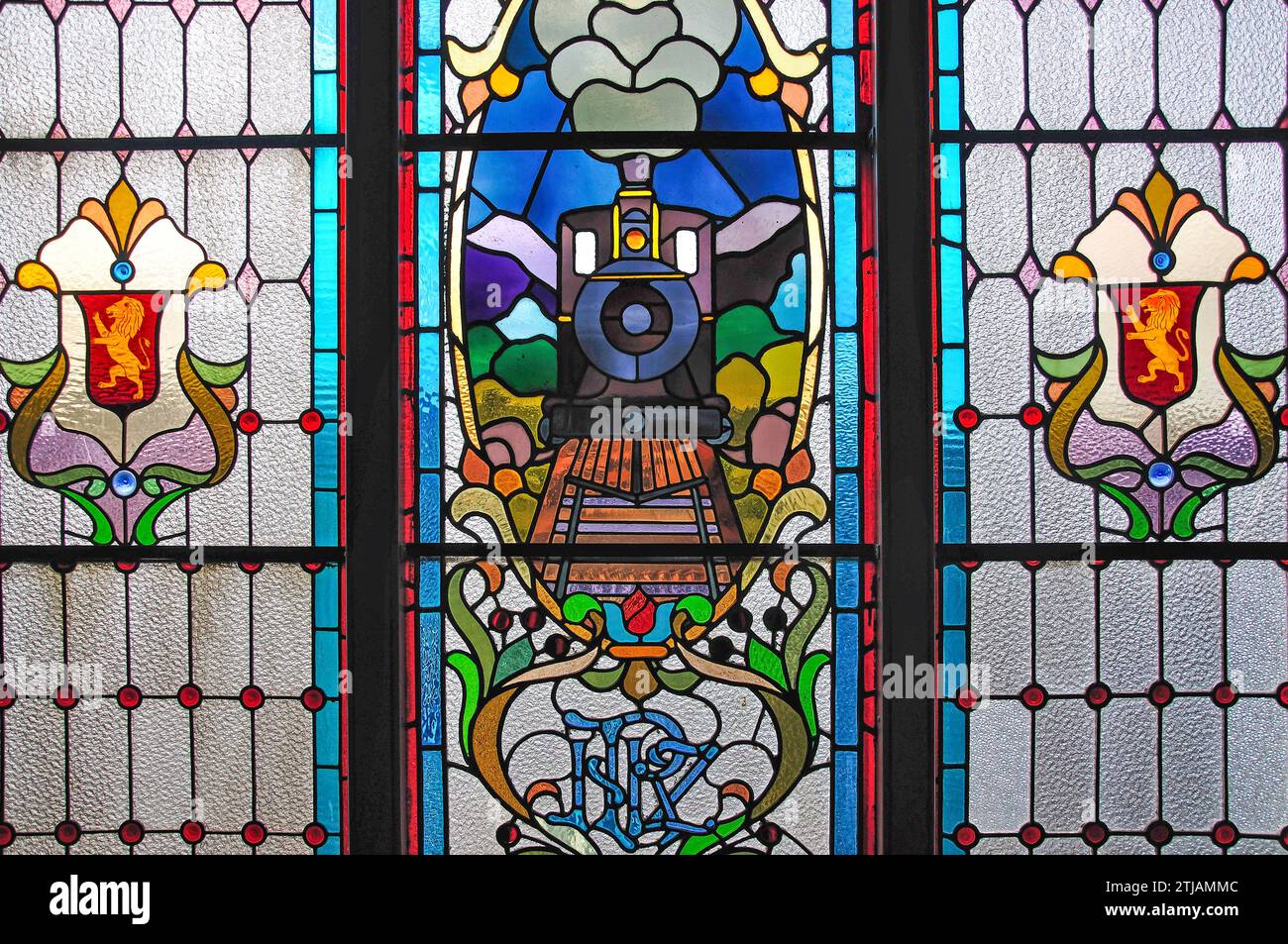 Ancien vitrail à l'intérieur de la gare ferroviaire de Dunedin, Dunedin, Otago, île du Sud, Nouvelle-Zélande Banque D'Images