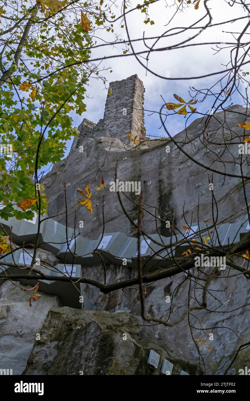 Protection des roches à la "piste des ânes" à Dragon's Rock, ruines du château, Königswinter, Rhénanie du Nord-Westphalie, Allemagne Banque D'Images