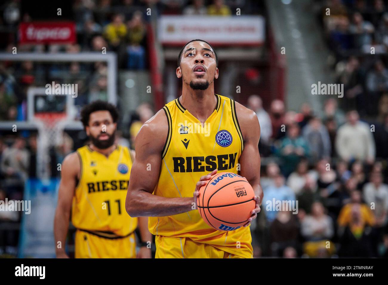 Ludwigsburg, Deutschland. 20 décembre 2023. Jaren Lewis (MHP Riesen Ludwigsburg, #08), Freiwurf/MHP RIESEN Ludwigsburg - AEK Athen, Sport, Basketball, Basketball Champions League, saison 2023/24, 20.12.2023, Ludwigsburg (MHPArena), DEU photo : Eibner/Sandy Dinkelacker crédit : dpa/Alamy Live News Banque D'Images