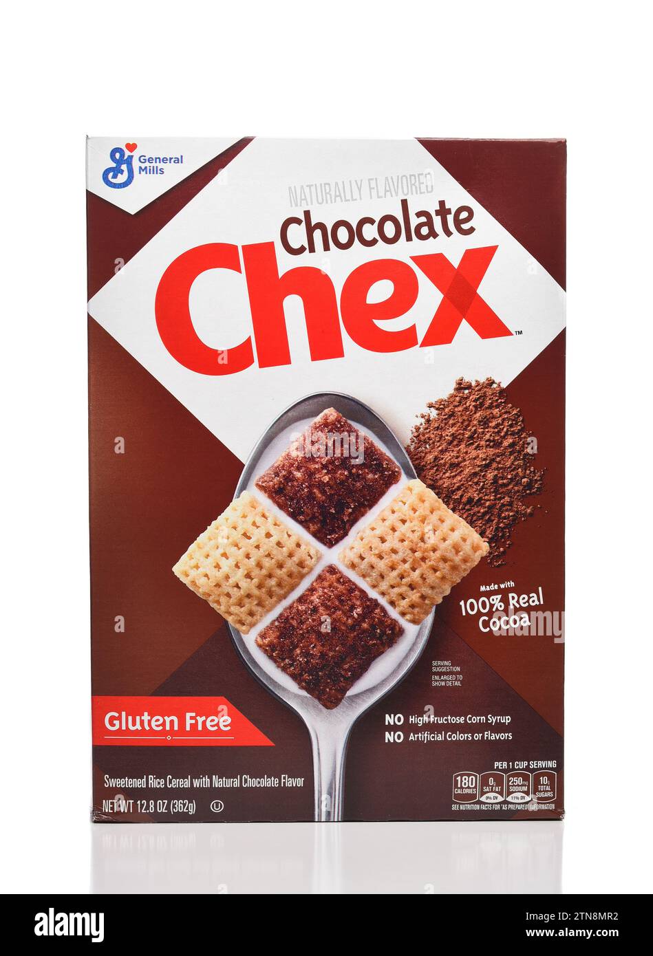 IRVINE, CALIFORNIE - 20 décembre 2023 : une boîte de céréales Chex Chocolate gluten Free Breakfast. Banque D'Images