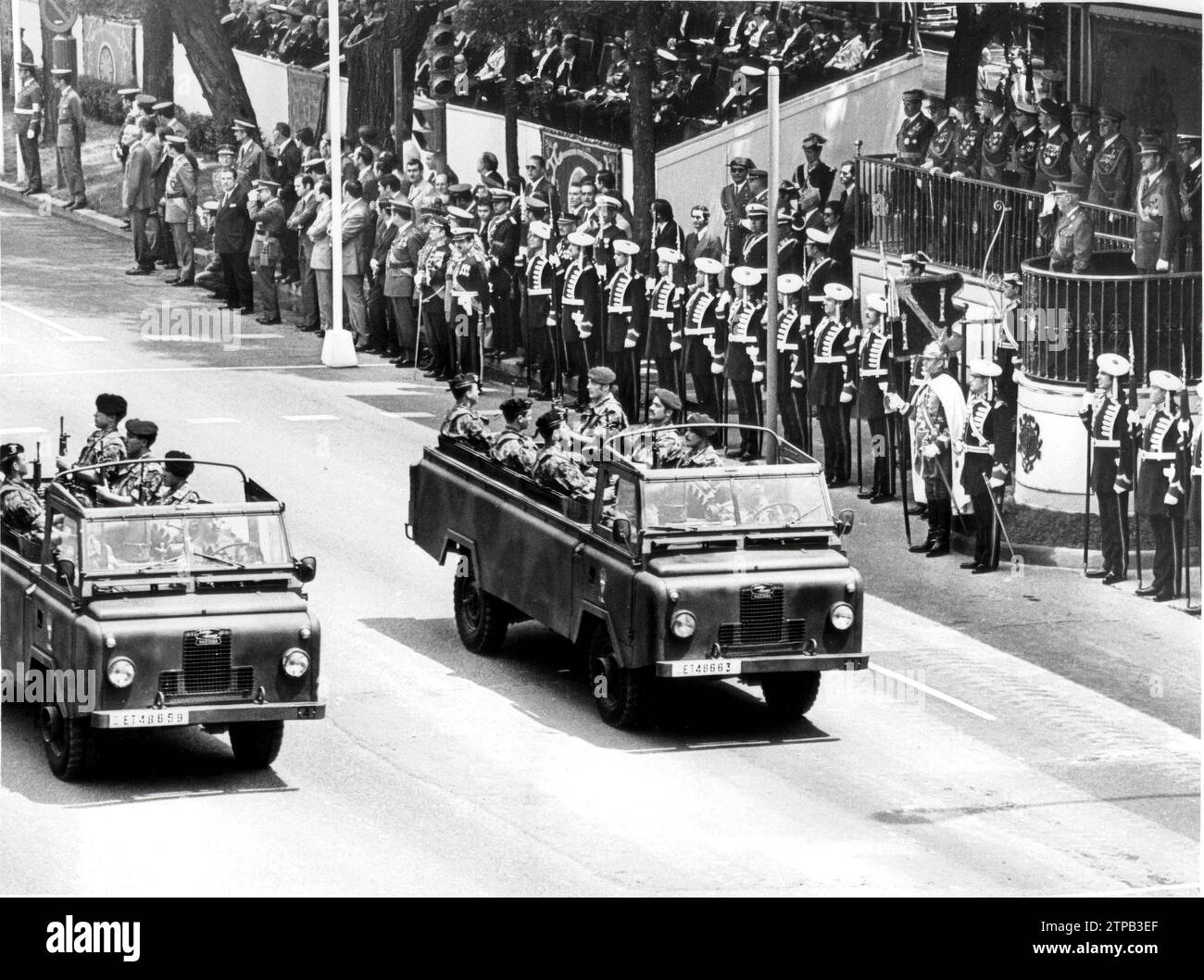 06/01/1973. Franco, avec le prince Juan Carlos, regardant la parade depuis sa tribune. Crédit : Album / Archivo ABC / Manuel Sanz Bermejo Banque D'Images