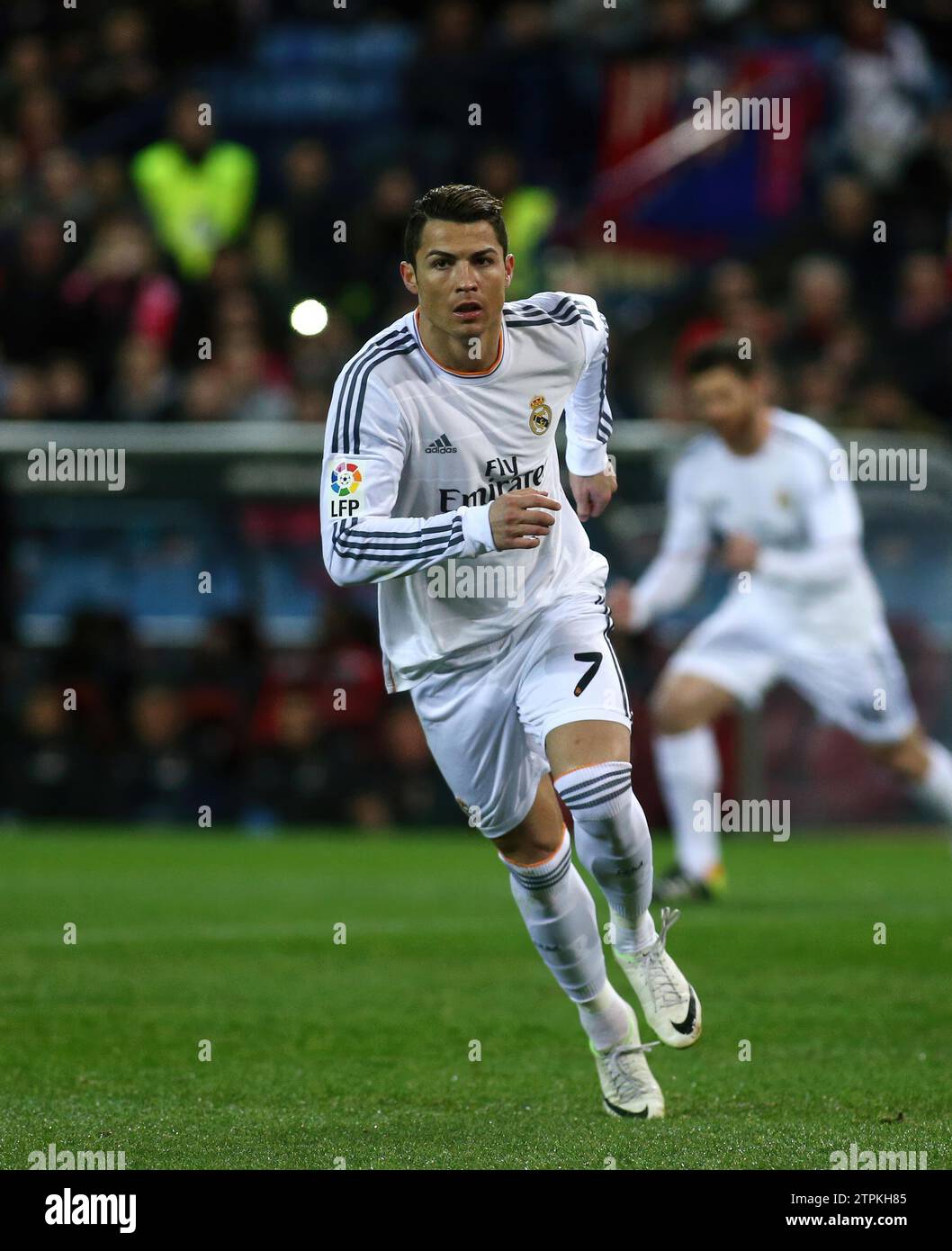 MADRID. 11 février 2014. Cristiano Ronaldo marque et célèbre le but lors de la deuxième manche de la Copa del Rey entre l'Atletico de Madrid et le Real Madrid au stade Vicente Calderon. Image Oscar del Pozo ARCHDC. Crédit : Album / Archivo ABC / Oscar del Pozo Banque D'Images