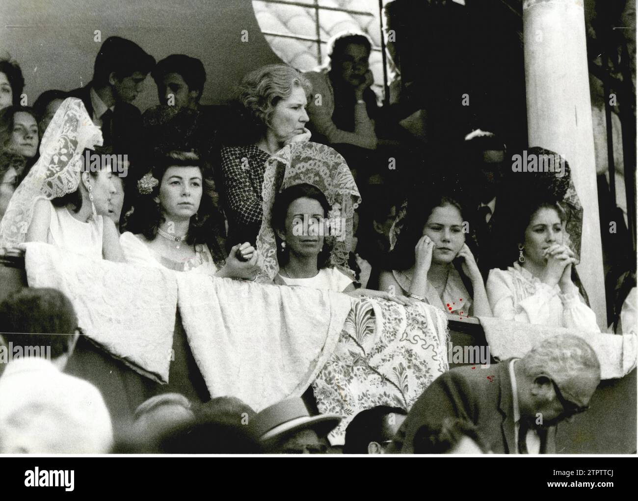 05/01/1982. Seville Bullring. De gauche à droite : Lupe Herrero de Tejada, Sª de Fernández de Peñaranda, Carmen Solis Soto, Pilar Ybarra Dávila. Crédit : Album / Archivo ABC Banque D'Images