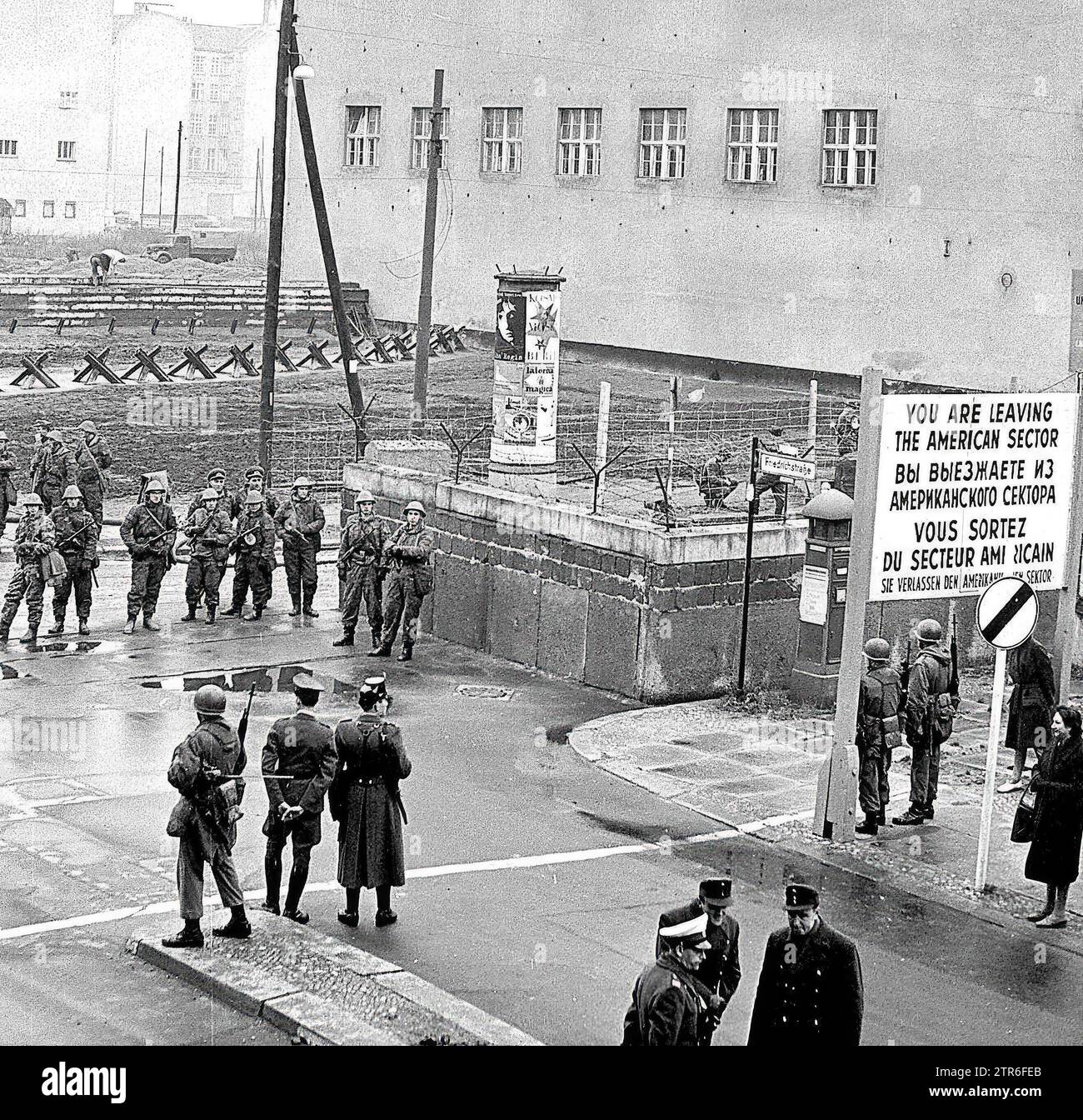 08/12/1961. Construction du mur de Berlin. Crédit : Album / Archivo ABC Banque D'Images
