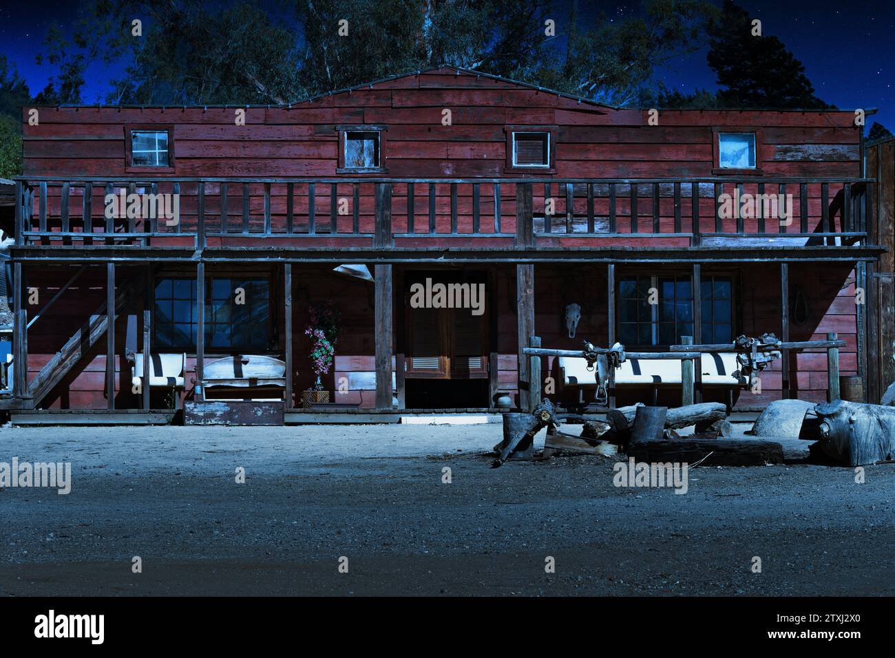 Old Western Town Saloon la nuit Banque D'Images