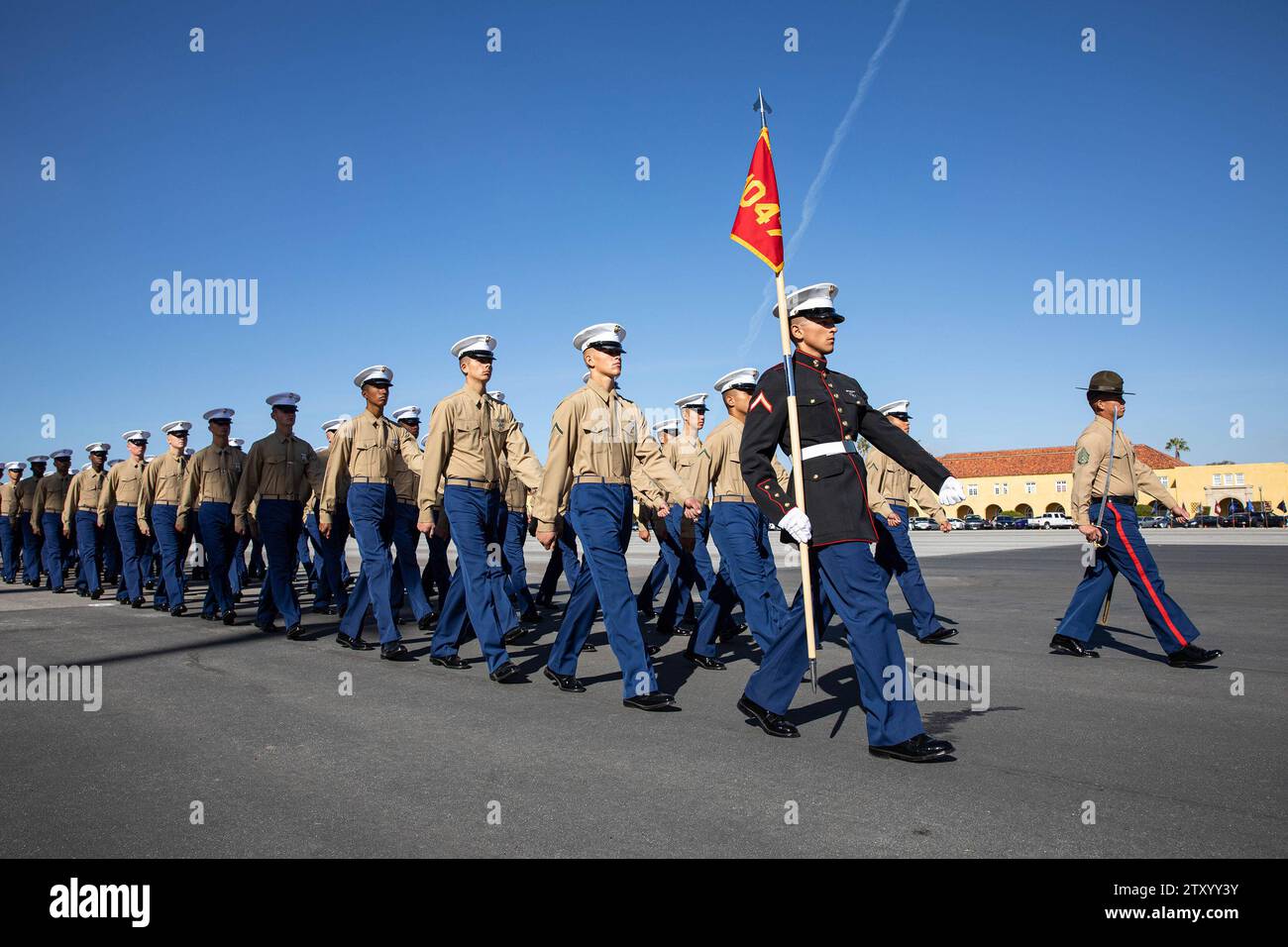 San Diego, Californie, États-Unis. 8 décembre 2023. US Marines avec Charlie Company, 1st Recruit Training Battalion, marche en formation lors de leur cérémonie de remise des diplômes au Marine corps Recruit Depot San Diego, décembre. 8, 2023. L'obtention du diplôme a eu lieu à l'issue de la transformation de 13 semaines, qui comprenait une formation pour l'entraînement, la maîtrise du tir, les compétences de base au combat, et les coutumes et traditions du corps des Marines. (Image de crédit : © U.S. Marines/ZUMA Press Wire) USAGE ÉDITORIAL SEULEMENT! Non destiné à UN USAGE commercial ! Banque D'Images