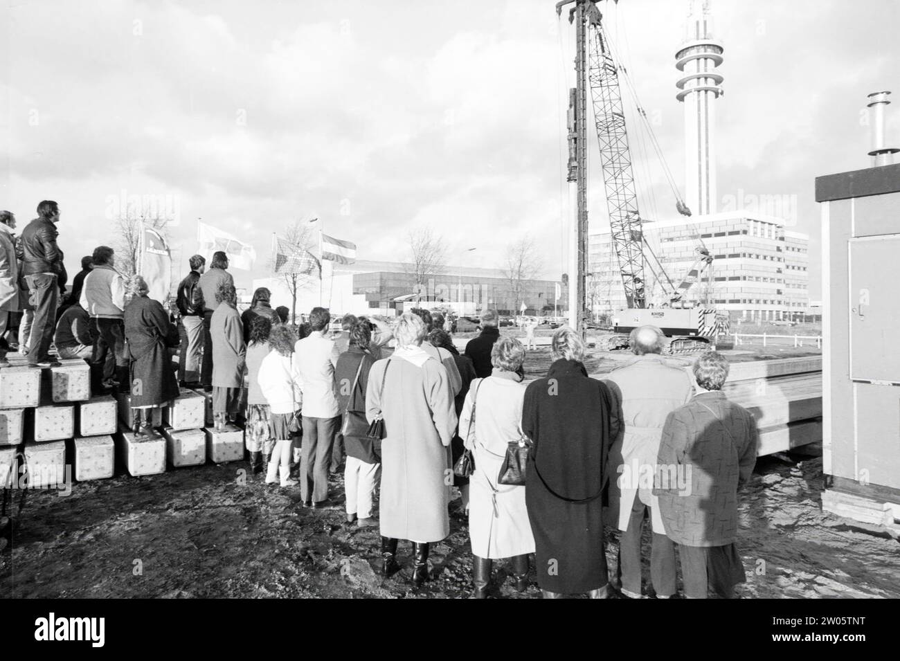 1e post Vierhand, Waarderpolder, Premier post, 11-01-1988, Whizgle News from the Past, taillé sur mesure pour l'avenir. Explorez les récits historiques, l'image de l'agence néerlandaise avec une perspective moderne, comblant le fossé entre les événements d'hier et les perspectives de demain. Un voyage intemporel façonnant les histoires qui façonnent notre avenir. Banque D'Images