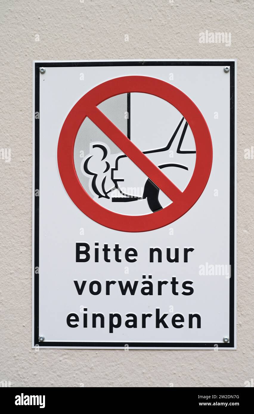 Bitte nur vorwärts einparken, Verbotsschild, Deutschland Banque D'Images