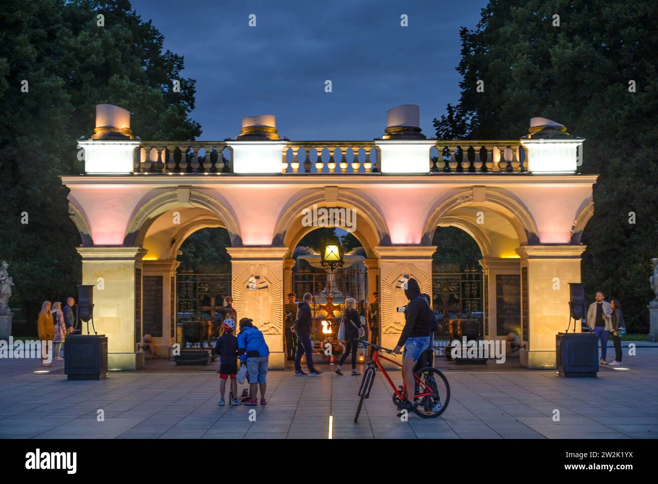 Grabmal des Unbekannten Soldaten, Plac Marszalka Jozefa Pilsudskiego, Warschau, Woiwodschaft Masowien, Polen Banque D'Images