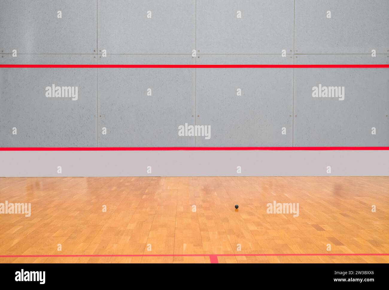 Image d'un court de squash. Personne. Salle de formation. Concept sport. Supports mixtes Banque D'Images