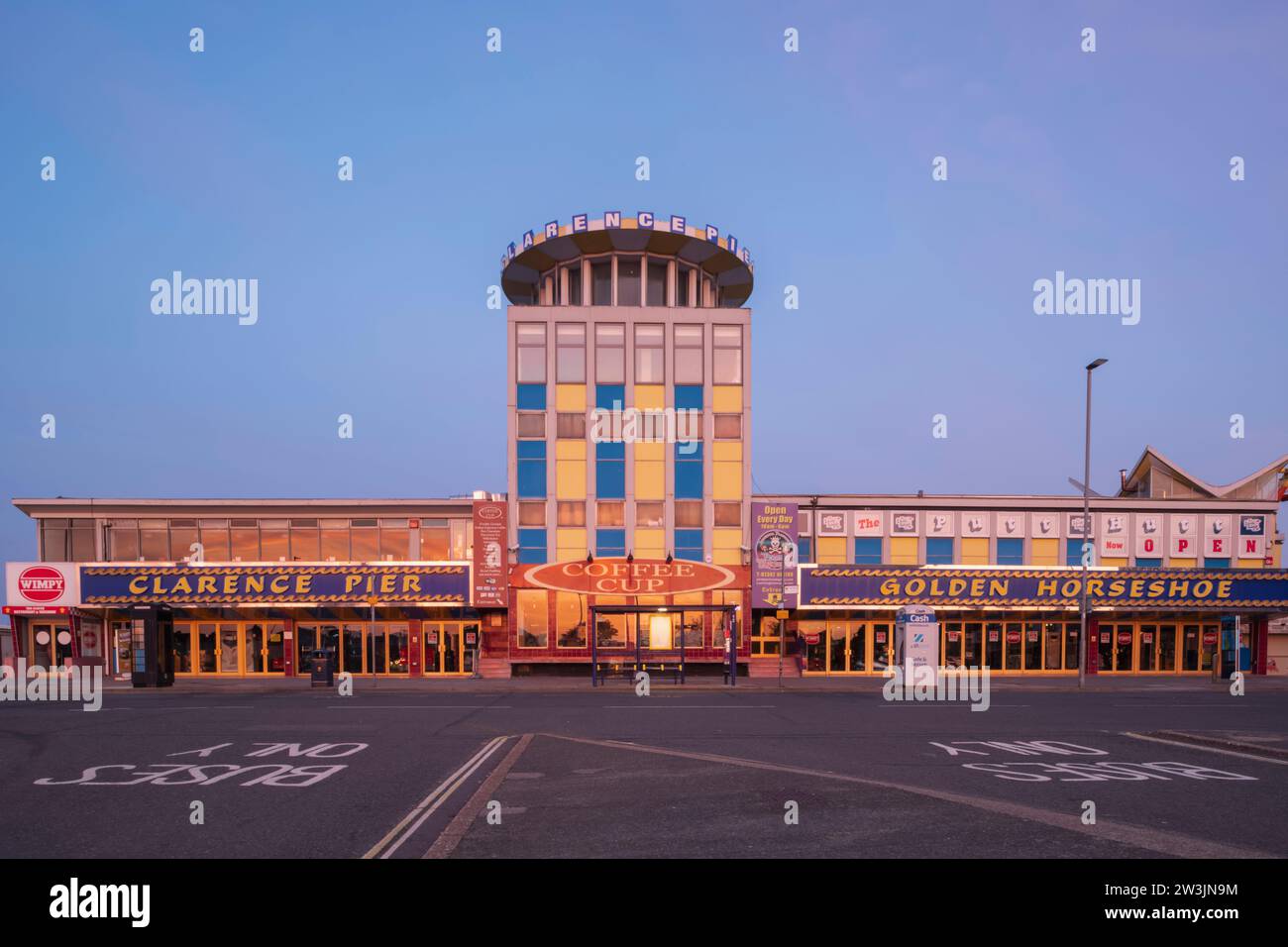 Angleterre, Hampshire, Portsmouth, Southsea, Clarence Pier Banque D'Images