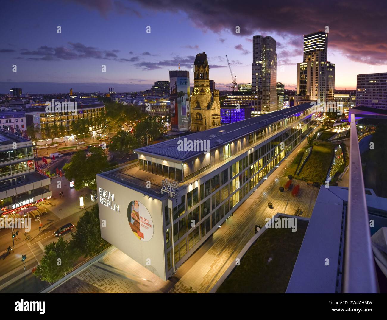 Blaue Stunde, Panoramaansicht, Breitscheidplatz, Charlottenburg, Berlin, Deutschland Banque D'Images