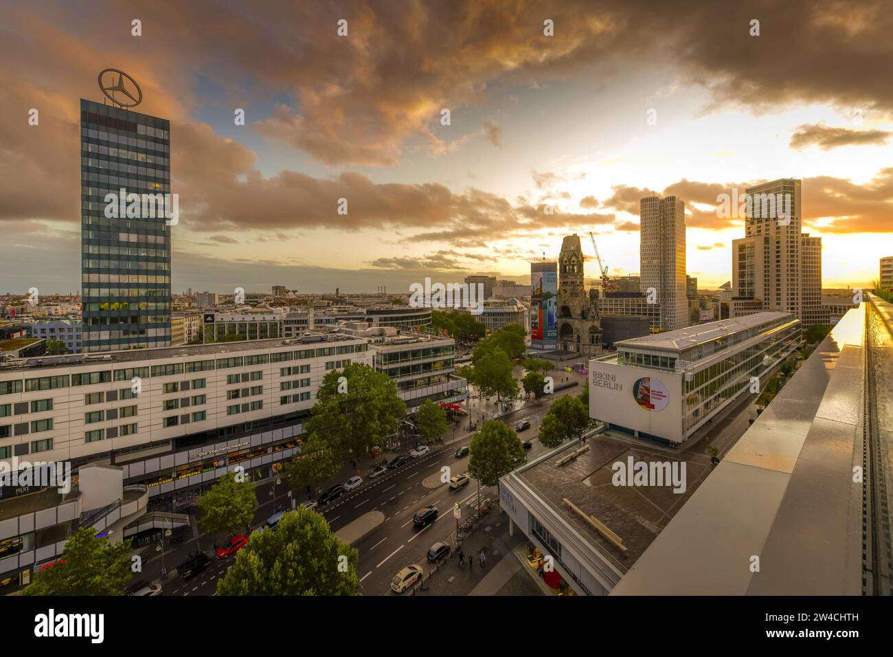 Blaue Stunde, Panoramaansicht, Breitscheidplatz, Charlottenburg, Berlin, Deutschland Banque D'Images