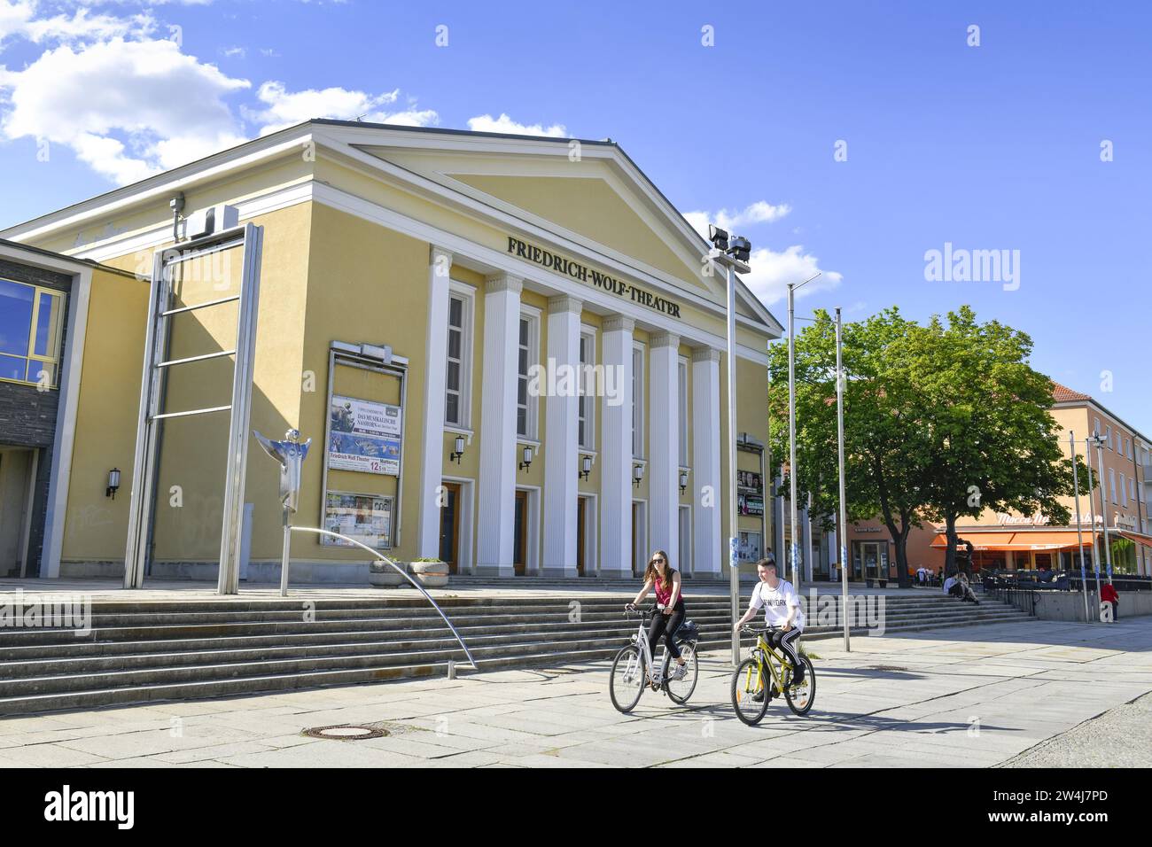 Friedrich-Wolf-théâtre, Lindenallee, Eisenhüttenstadt, Brandebourg, Allemagne Banque D'Images