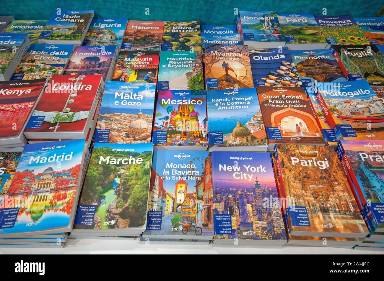 Lonely Planet guides de voyage à vendre, 2023, Rome, Italie Banque D'Images