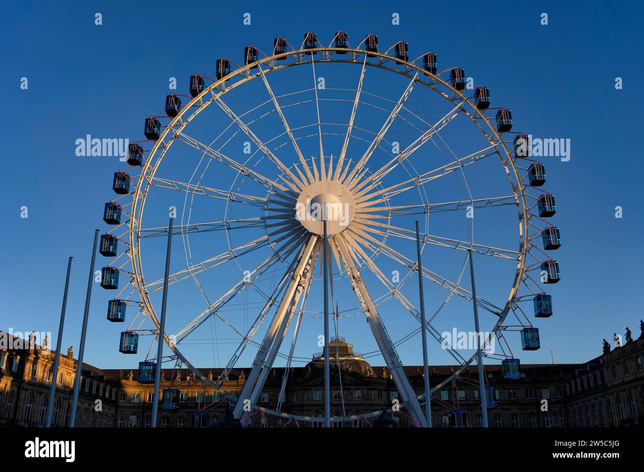 Grande roue, marché de Noël, Cour d'honneur, Nouveau Palais, Schlossplatz, Stuttgart, Baden-Wuerttemberg, Allemagne Banque D'Images