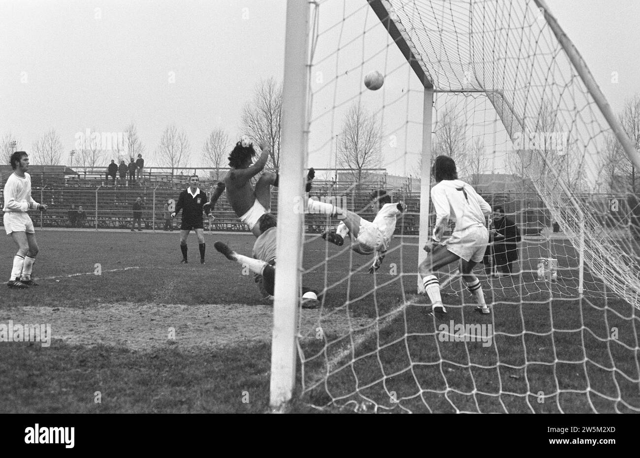 Volewijckers contre Volendam 0-2, moment de match ca. 24 décembre 1972 Banque D'Images
