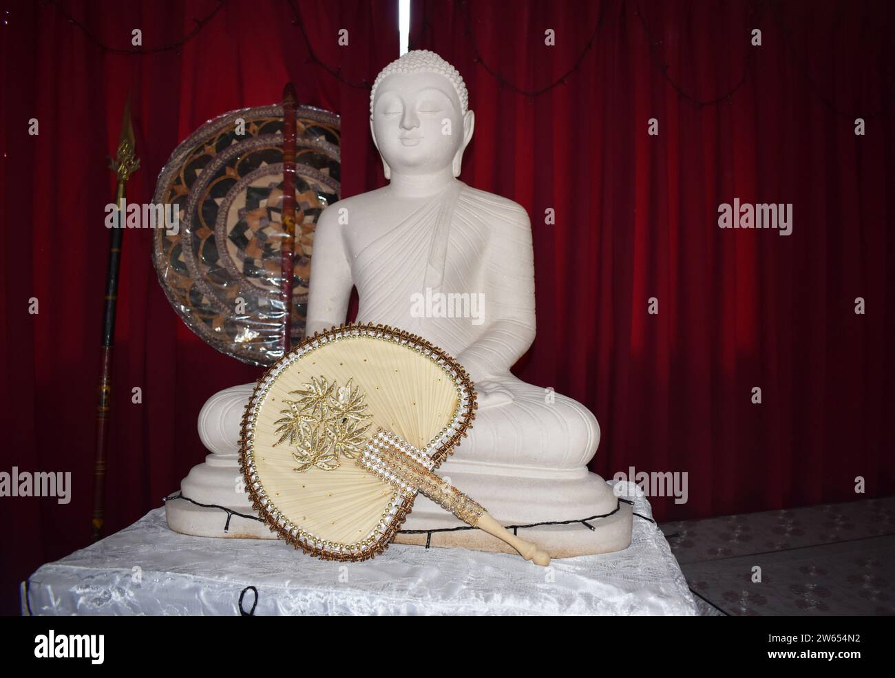 Une statue de Lord Bouddha dans un temple à Colombo, Sri Lanka. Banque D'Images