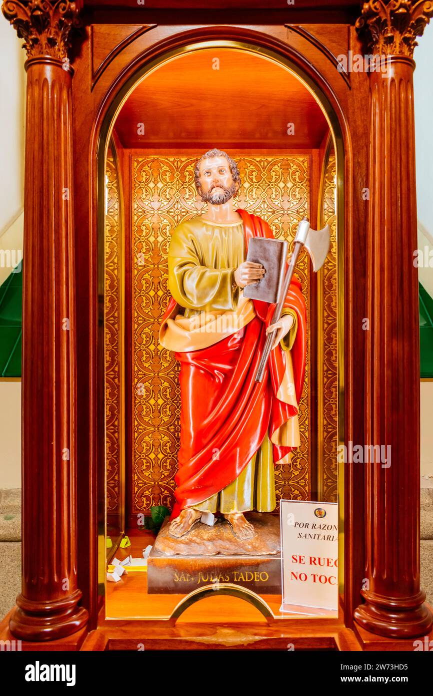 Urne avec image de Saint Judas Tadeo. Église de St. Genesius d'Arles. Madrid, Comunidad de Madrid, Espagne, Europe Banque D'Images Urne avec image de Saint Judas Tadeo. Église de St. Genesius d'Arles. Madrid, Comunidad de Madrid, Espagne, Europe Banque D'Images