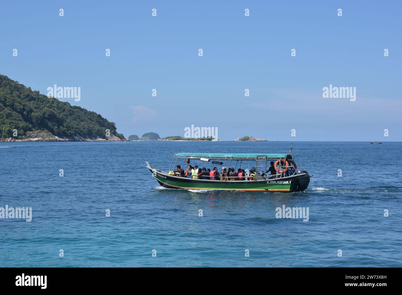 bateau touristique sur le voyage de plongée avec tuba entourent l'espoir de l'île, voyage et activités touristiques, île perhentian, tourisme Banque D'Images