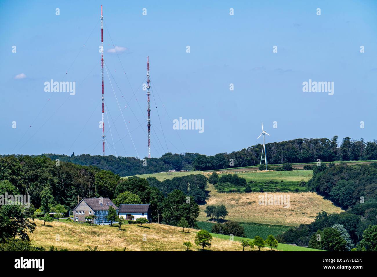 Transmetteur Langenberger, transmetteur WDR sur le Hordtberg près de Velber-Langenberg, 2 mâts de transmission de 301m et 170m de haut, NRW, Allemagne, Banque D'Images