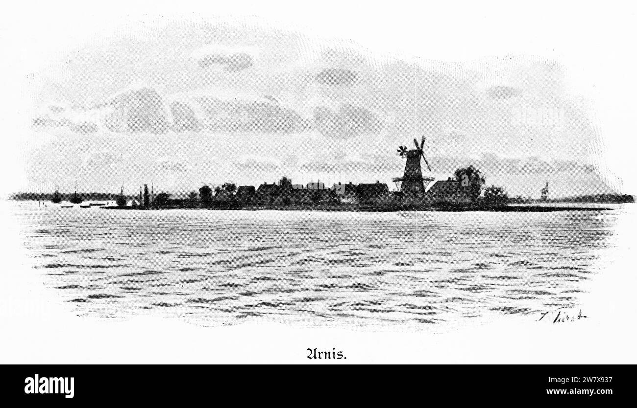 Vue à travers le fjord Schlei sur le village d'Arnis avec moulin à vent, petite île dans le fjord Schlei, Schleswig-Holstein, Allemagne du Nord, Europe centrale Banque D'Images