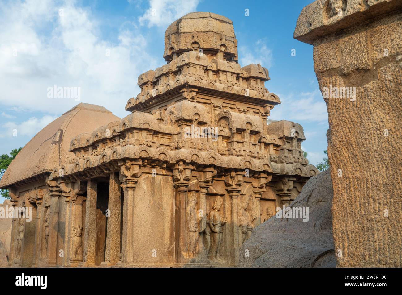 Complexe antique Pancha Five Rathas, Mahabalipuram, région de Tondaimandalam, Tamil Nadu, Inde du Sud Banque D'Images