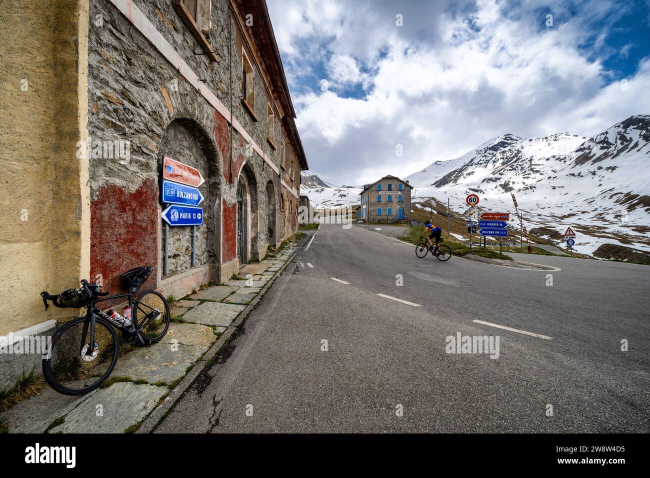 Cyclisme sur route au col du Stelvio près de Bormio, Italie Banque D'Images
